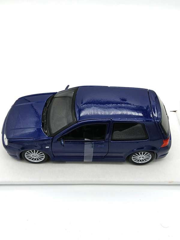 Maisto Volkswagen VW Golf R32 Blue