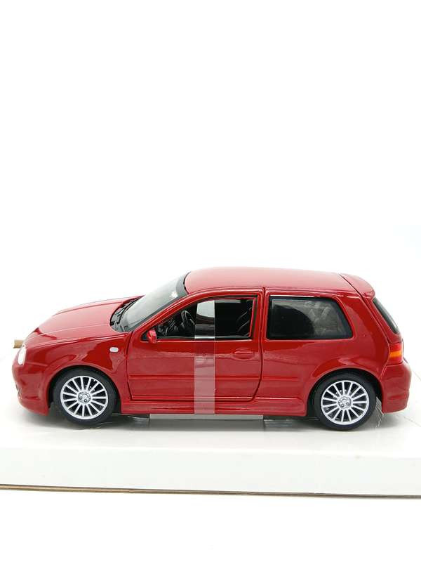 Maisto Volkswagen VW Golf R32 Red
