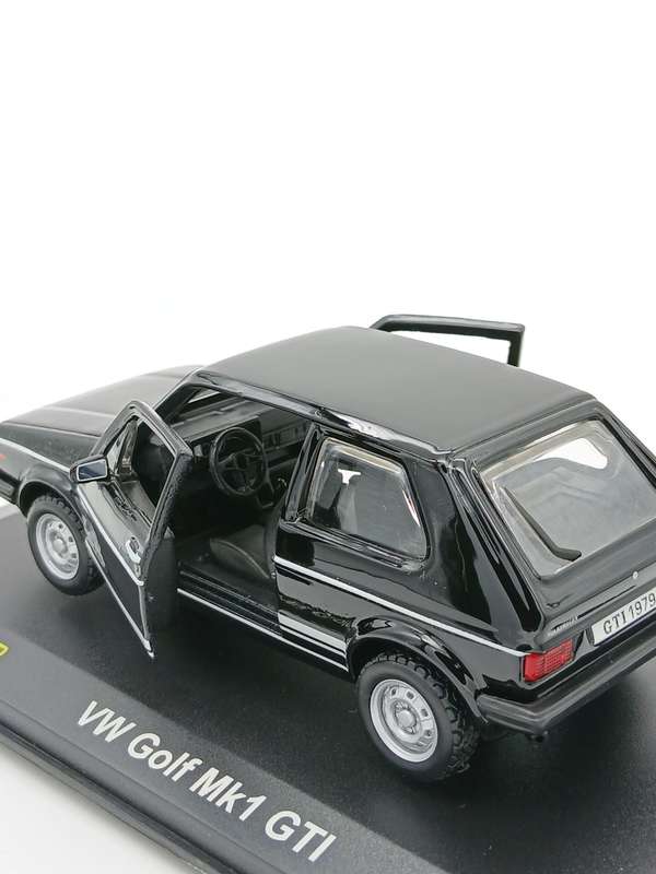 Bburago Volkswagen VW Golf GTI Mk1 1/32