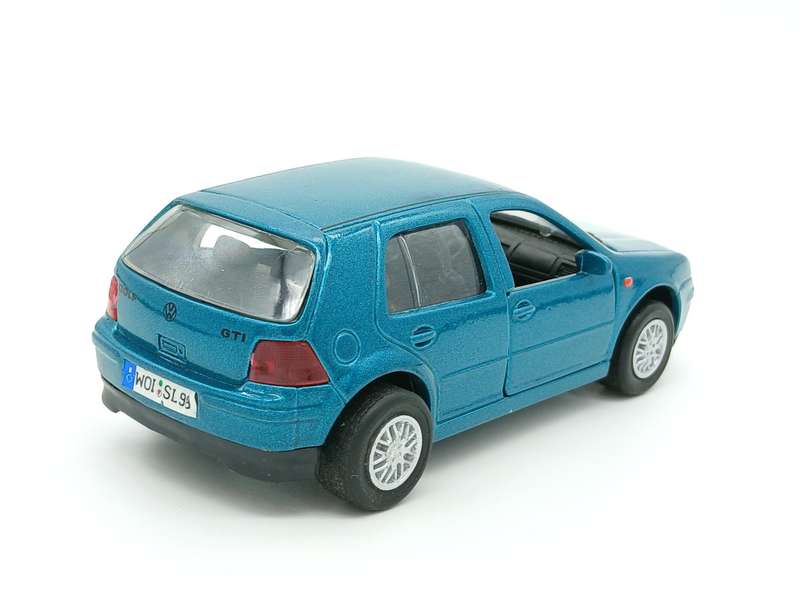Welly Volkswagen VW Golf IV Bue