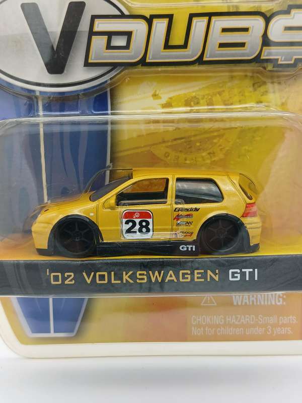Jada Toys VDUBS 2002 Volkswagen VW Golf GTI (2007) Yellow