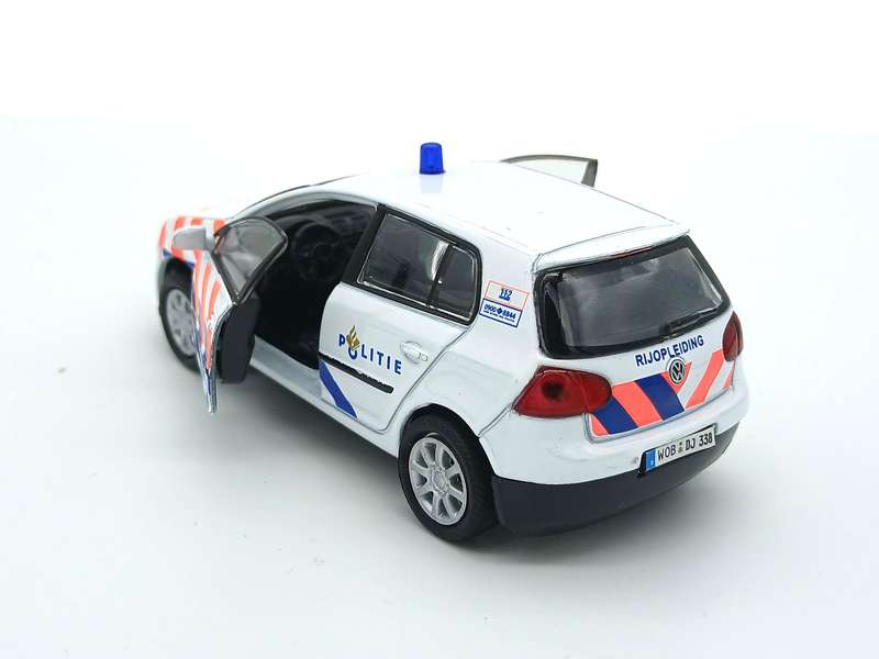 Welly Volkswagen VW Golf V Police Vehicle