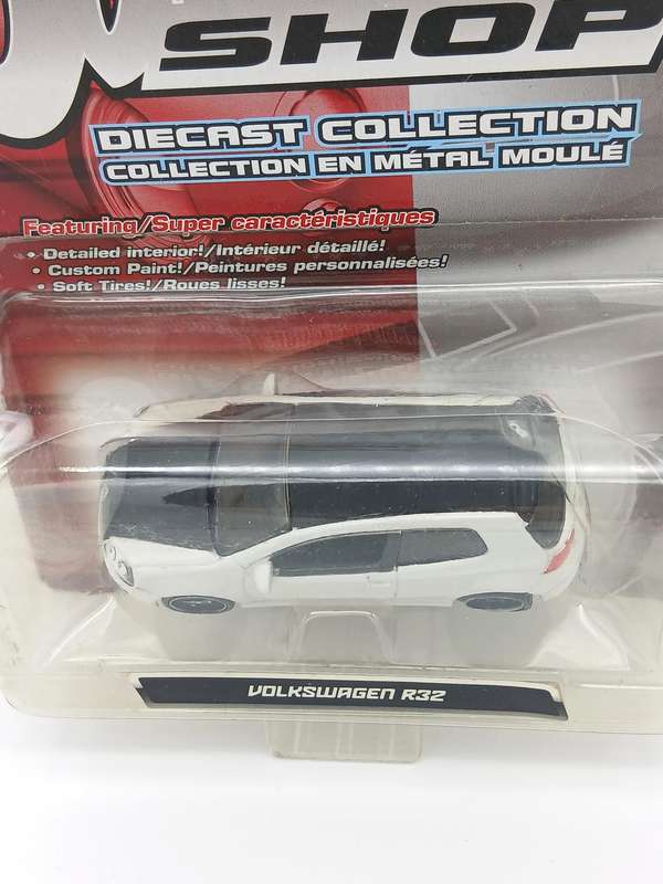 Maisto Volkswagen VW Golk R32 Custom Shop White/Black