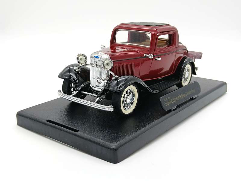Superior Models 1932 Customized Ford V8 Coupe - Deep Red 1/30 Scale