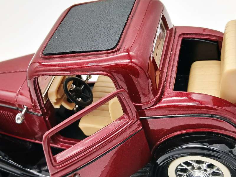 Superior Models 1932 Customized Ford V8 Coupe - Deep Red 1/30 Scale