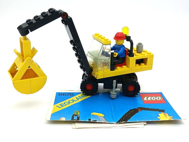 Vintage Lego Pneumatic Crane No.6678 (1980)