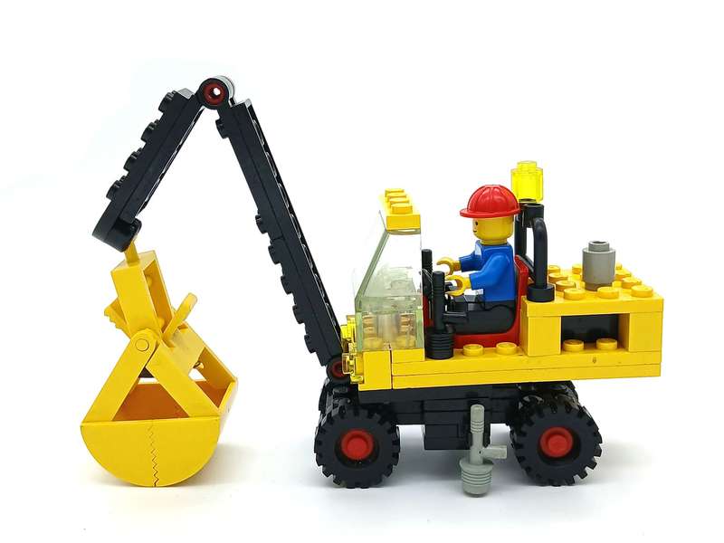 Vintage Lego Pneumatic Crane No.6678 (1980)