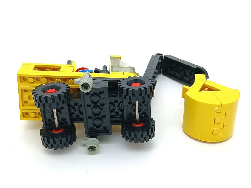 Vintage Lego Pneumatic Crane No.6678 (1980)