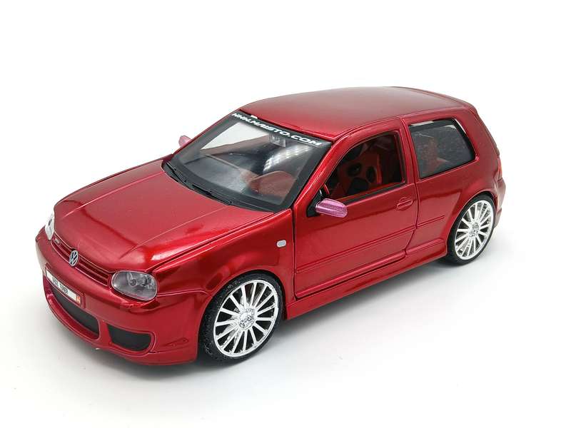 Maisto Volkswagen VW Golf Mk4 R32 1/24 Red Custom Shop Cruz Tuner - Rare