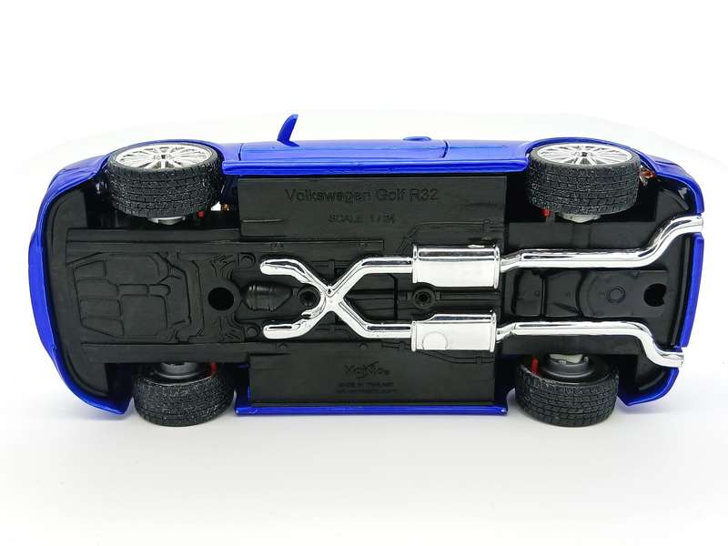 Maisto Volkswagen VW Golf Mk4 R32 1/24 Blue Custom Shop Cruz Tuner - Rare