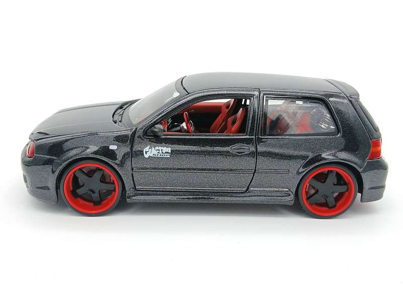 Maisto Volkswagen VW Golf Mk4 R32 1/24 Black Custom Shop - Rare