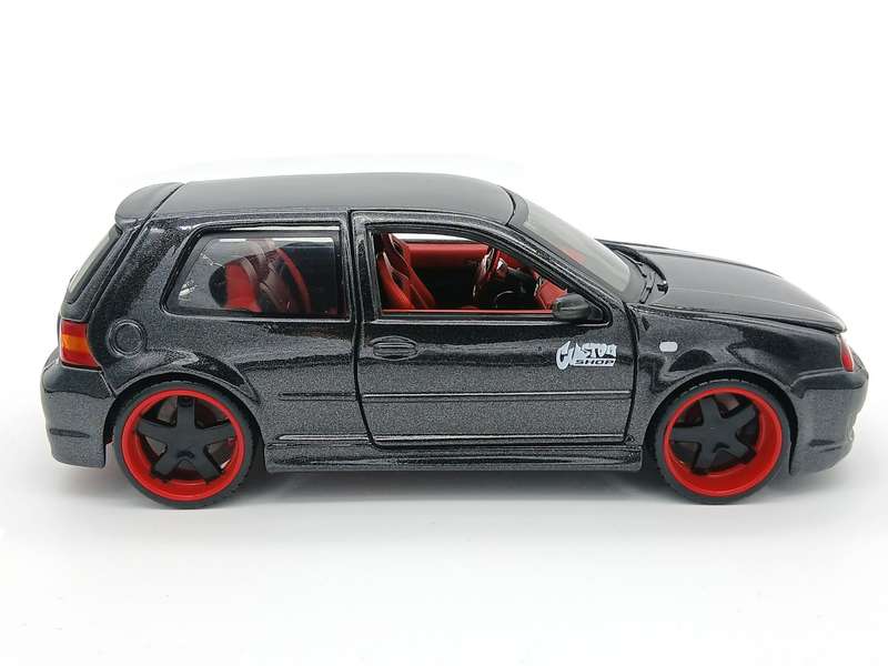 Maisto Volkswagen VW Golf Mk4 R32 1/24 Black Custom Shop - Rare