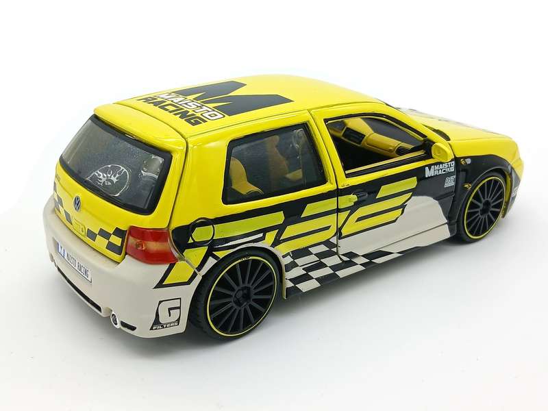 Maisto Volkswagen VW Golf Mk4 R32 1/24 Yellow Maisto Racing - Rare
