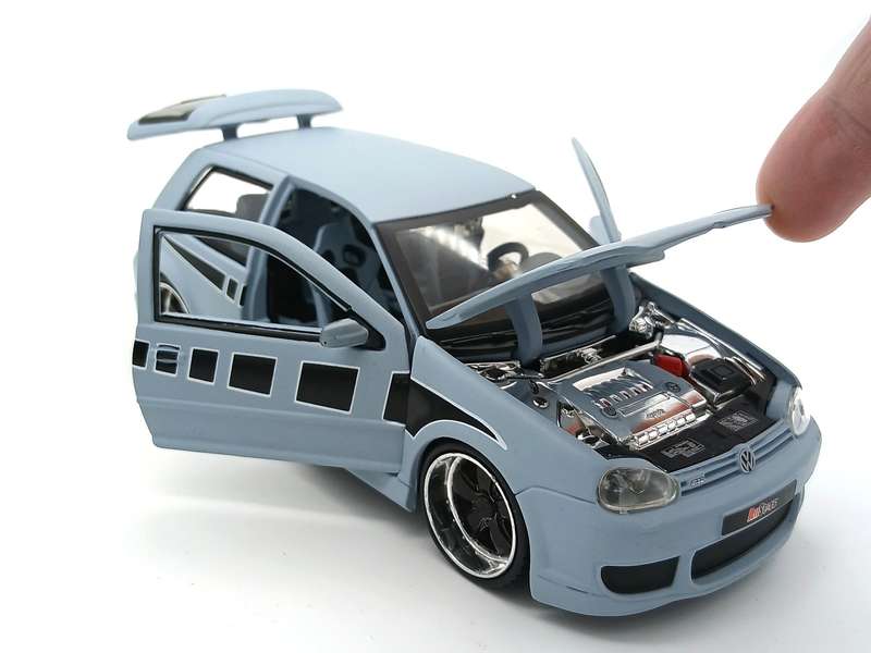 Maisto Volkswagen VW Golf Mk4 R32 1/24 Matt Blue/Grey All Stars - Rare