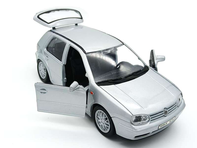 Welly Volkswagen VW Golf MK4 GTi 1/24