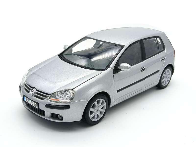 Welly Volkswagen VW Golf MK 1.6FSi 1/24