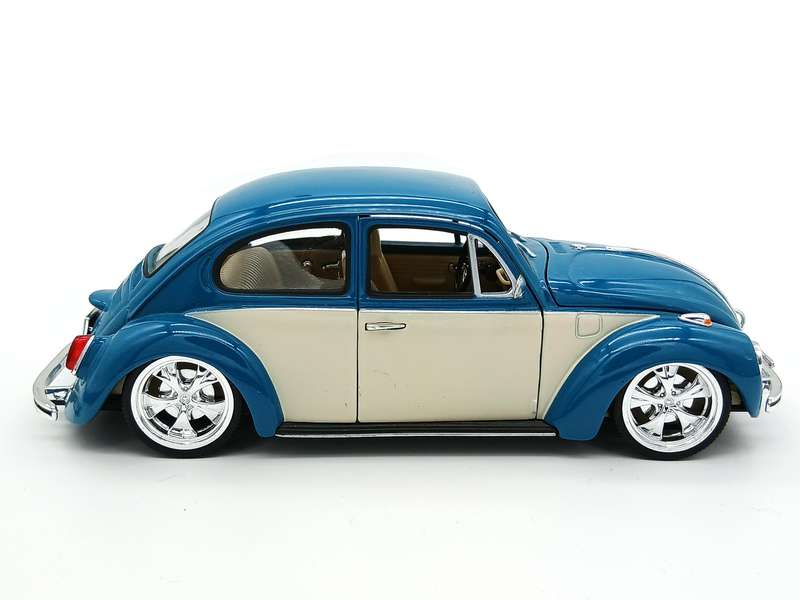 Welly Volkswagen VW Beetle Cal-look  1/24