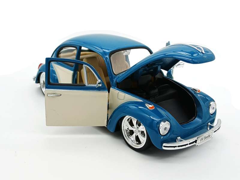Welly Volkswagen VW Beetle Cal-look  1/24
