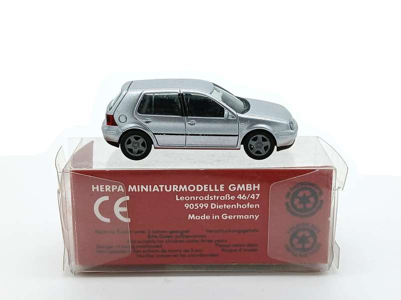Herpa Volkswagen VW Golf Mk4 Silver 1/87
