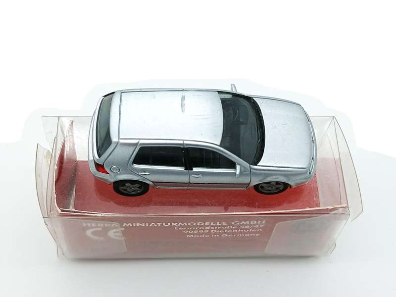 Herpa Volkswagen VW Golf Mk4 Silver 1/87