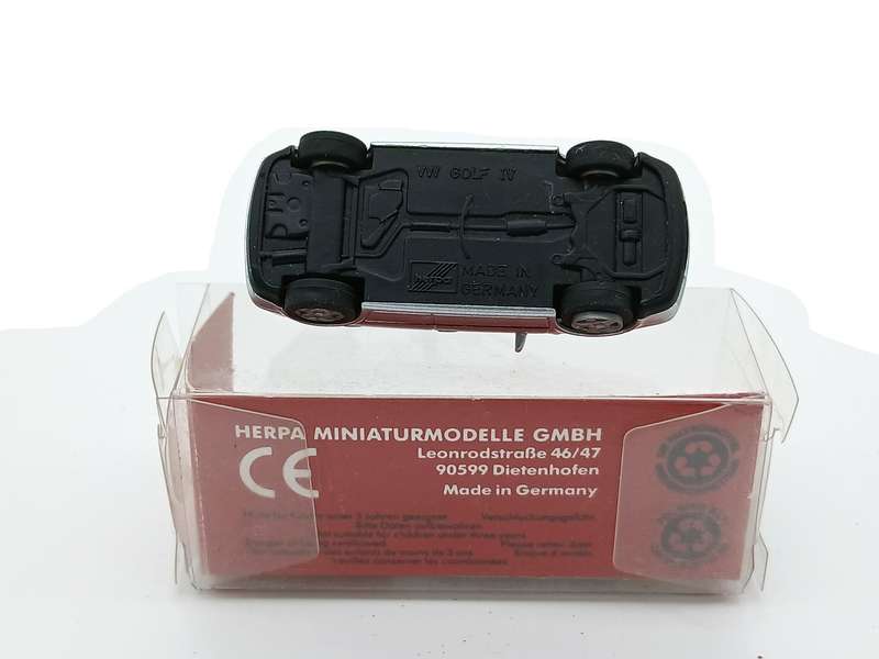 Herpa Volkswagen VW Golf Mk4 Silver 1/87
