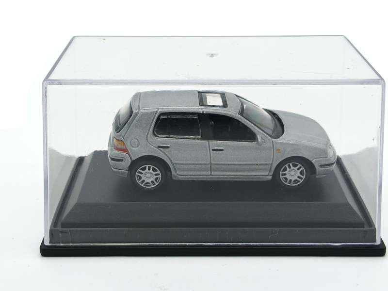 Hongwell Volkswagen VW Golf Mk4 GTi 1/72