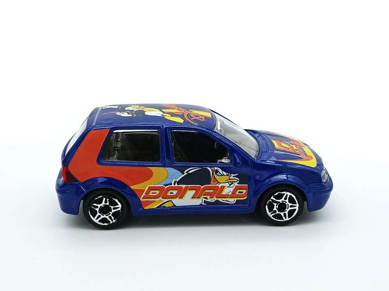 Bburago VW Volkswagen Golf Mk4 Donald Duck Disney 1/43