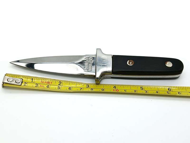 Boot knife fixed double edged blade