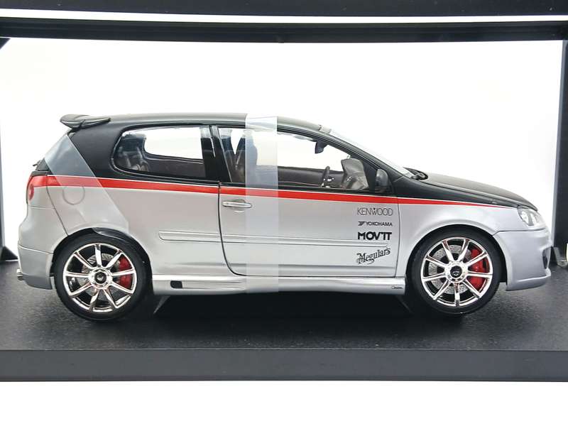 Norev Volkswagen VW Golf GTi MkV Caractere 1/18 2005 GTI Mag Edition