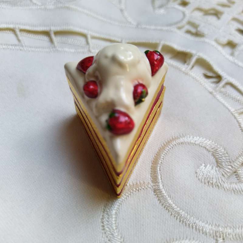 Estee Lauder Slice of Cake Solid Perfume Holder