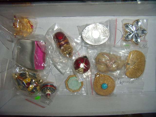 Estee Lauder Sampoo Puppy Perfume Holder 2002