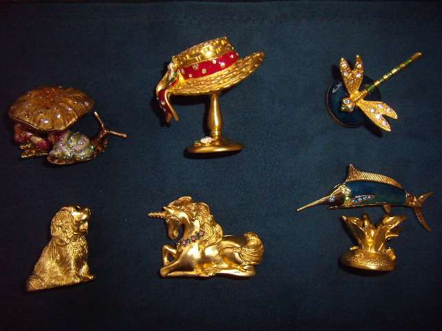 Estee Lauder 2001  Barn Solid Perfume Holder