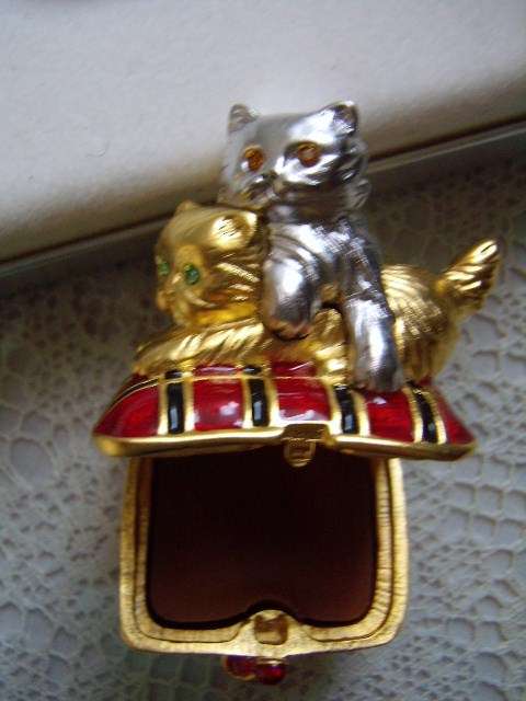 Estee Lauder Boxed Playful Kittens Solid Perfume Holder