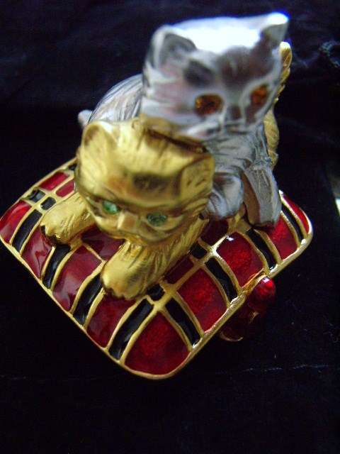 Estee Lauder Boxed Playful Kittens Solid Perfume Holder