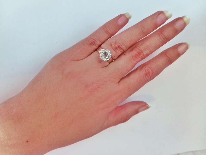 Special silver topaz dress ring set in 9ct gold