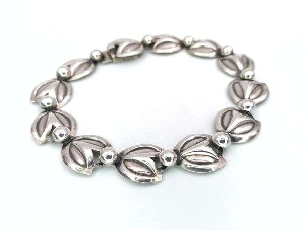 Mid century-Modern sterling silver flower bracelet (Hermann Siersbol, Denmark)