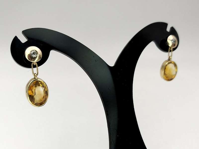 Stunning 18ct gold citrine & diamond earrings