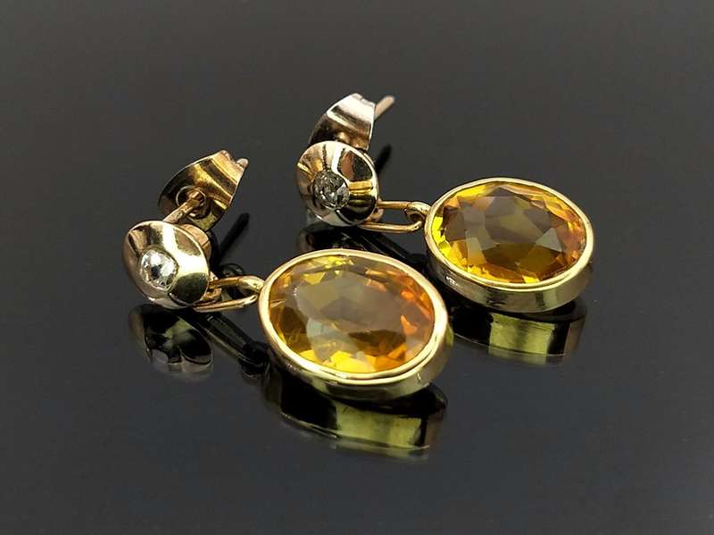 Stunning 18ct gold citrine & diamond earrings
