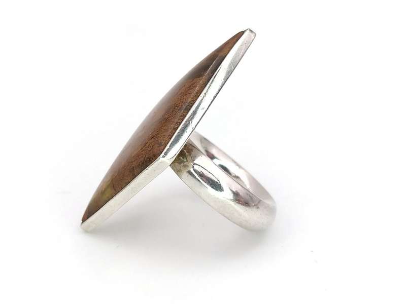 Unusual brown agate and sterling silver ring