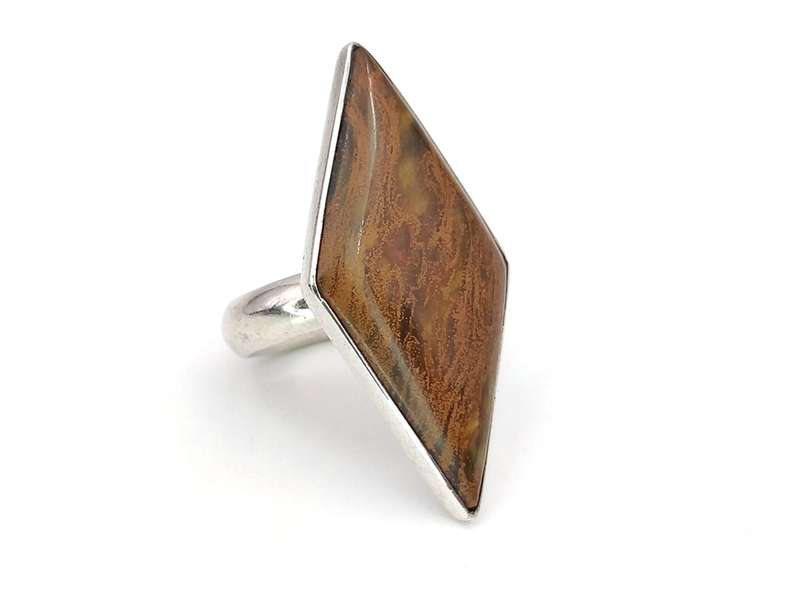 Unusual brown agate and sterling silver ring