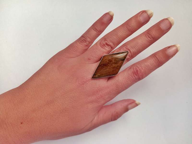 Unusual brown agate and sterling silver ring