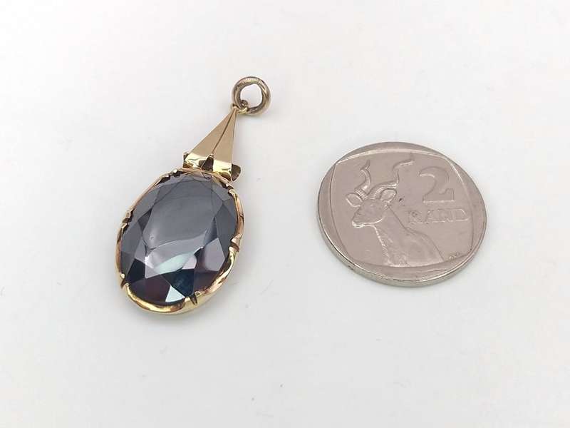 Vintage 14ct gold & faceted hematite pendant