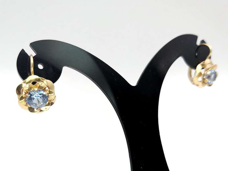 Beautiful 18ct gold blue topaz flower earrings