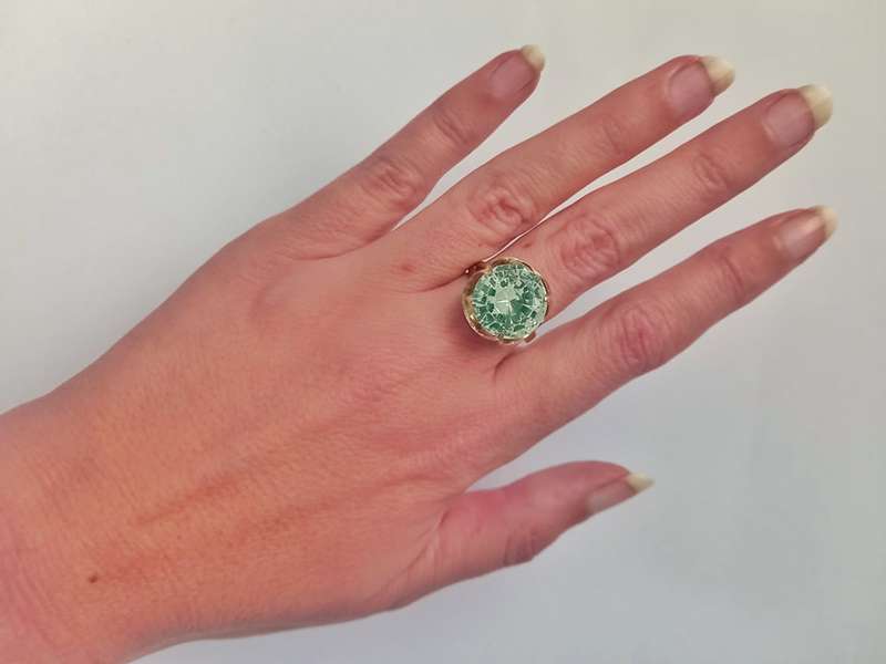 Spectacular lime green spinel cocktail ring set in 9ct gold