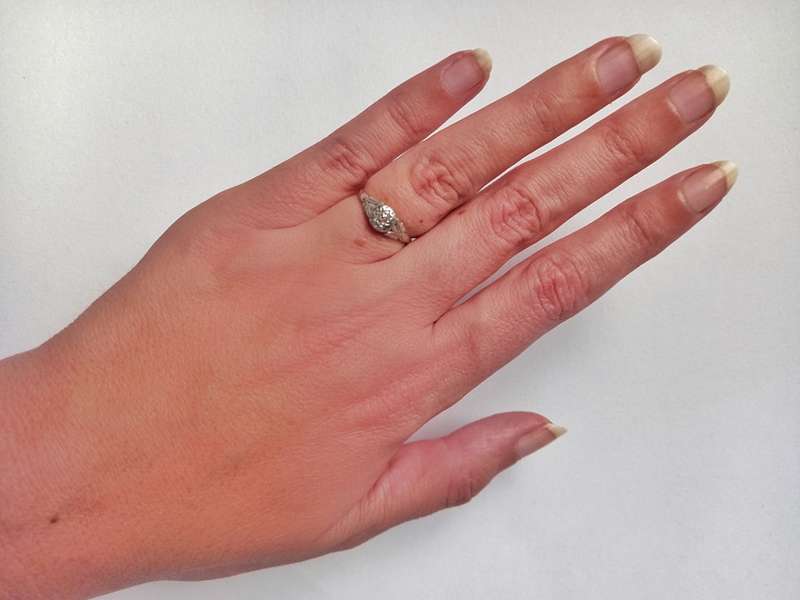 Antique 18ct white and yellow gold diamond ring (0.20ct)