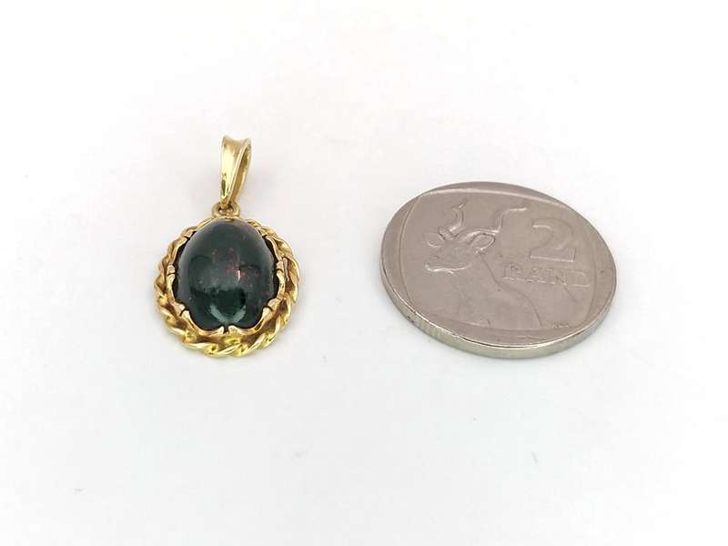 Vintage 18ct gold bloodstone pendant