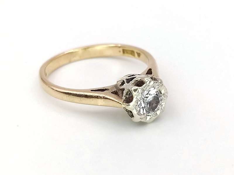 White sapphire solitaire wedding band (9ct gold)