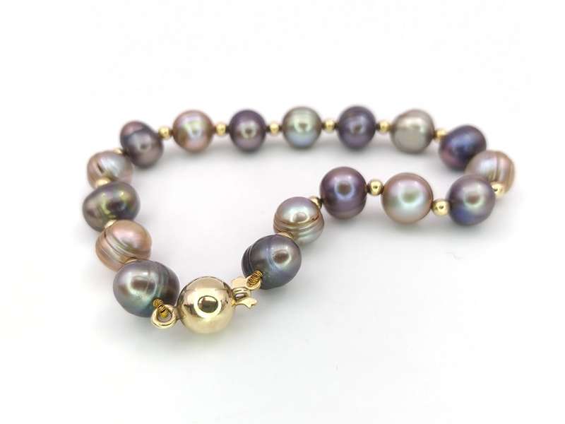 Tahitian black pearl bracelet with 9ct gold clasp