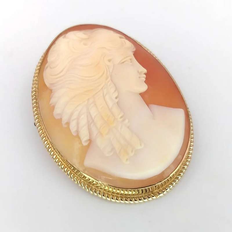 9ct gold cased Italian cameo