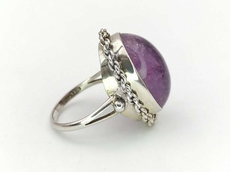 Sterling silver & purple amethyst cabochon ring